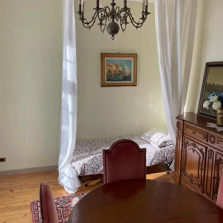With Sea View & Spacious Terrace Menton