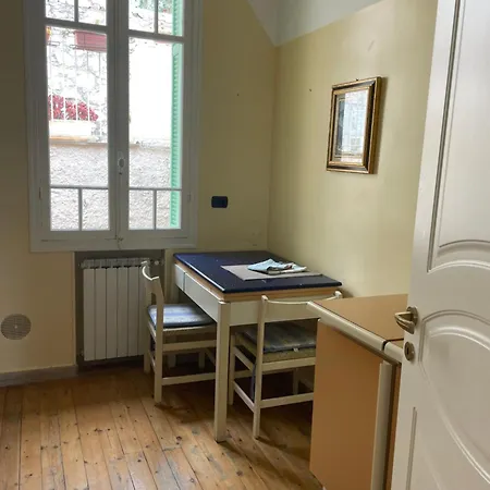 With Sea View & Spacious Terrace Appartement Menton