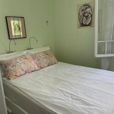 With Sea View & Spacious Terrace Daire Menton