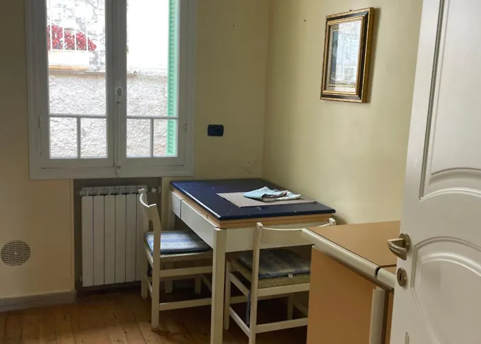 With Sea View & Spacious Terrace Daire Menton