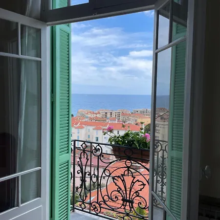 With Sea View & Spacious Terrace Appartement