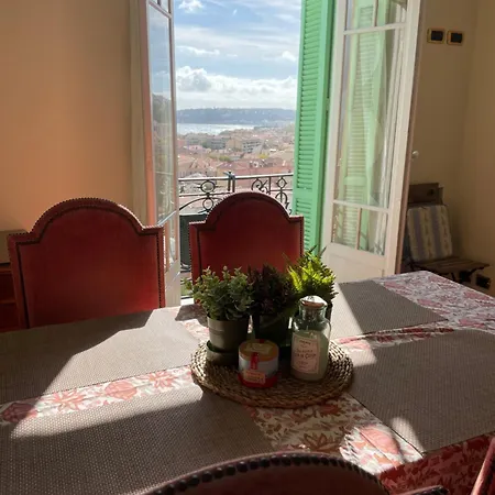 With Sea View & Spacious Terrace * Menton