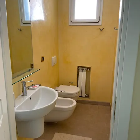 With Sea View & Spacious Terrace Menton