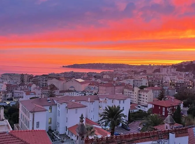 Appartement With Sea View & Spacious Terrace Menton