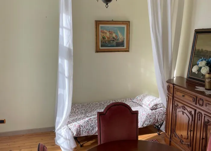 With Sea View & Spacious Terrace Menton