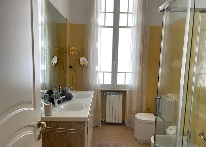 With Sea View & Spacious Terrace Appartement *