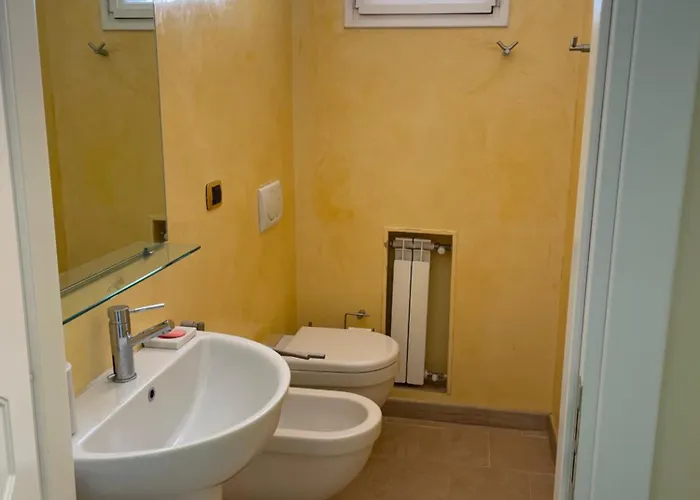 With Sea View & Spacious Terrace Menton